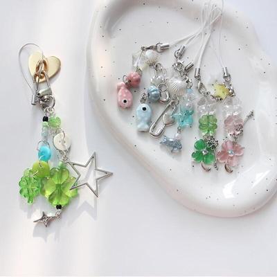 6 Types of Transparent Four-leaf Clover Bead Keychains (options 1-4)