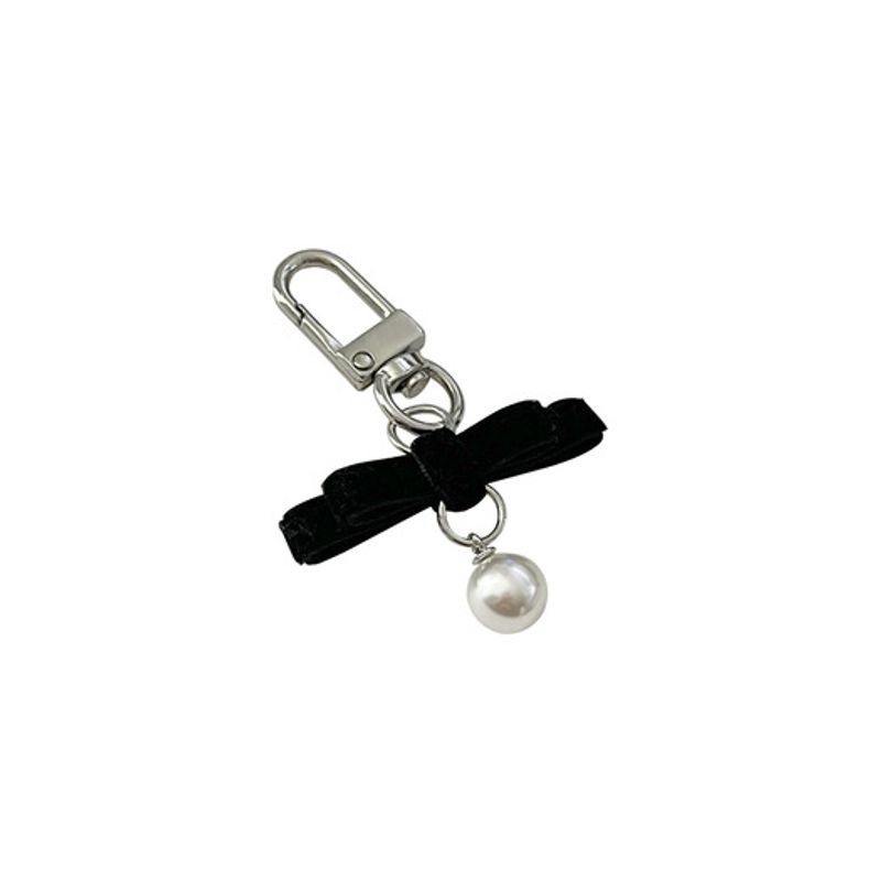 

allthesamestudio velvet ribbon pearl keychain black