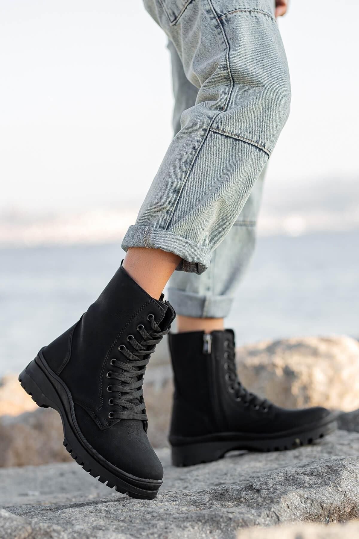 

Women Modern Stylish Fashion Boots Boots Faux Leather Thermo Sole Zipper Boots 40