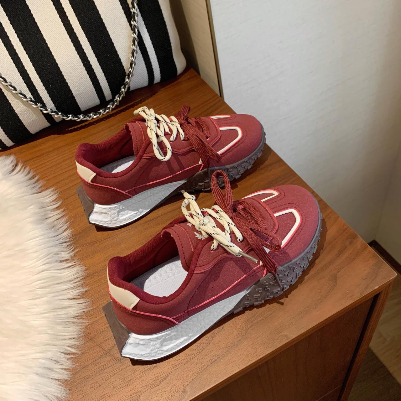 

2024 Новые женские кроссовки для женщин, черные кроссовки для бега, дышащая спортивная обувь, женские, легкие кроссовки, большие размеры 40 вино красного