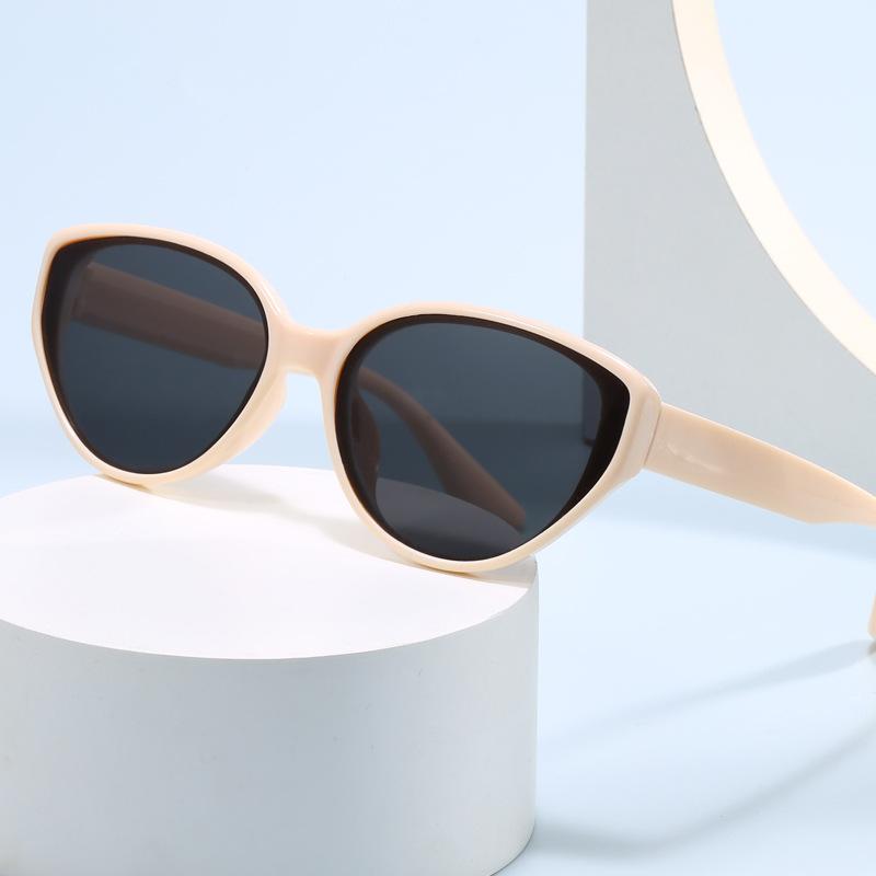 Fashion brown glasses retro cat eye sunglasses women's plain face whitening advanced sense UV protection sunglasses men