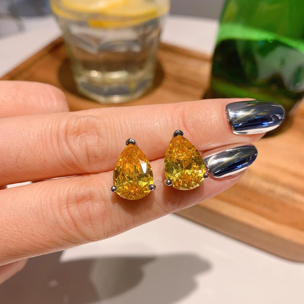 New Accessories Water Drop Pendant Earrings Accessories Women's Necklace Gold Diamond Pear Shaped Earrings Clavicle Chain