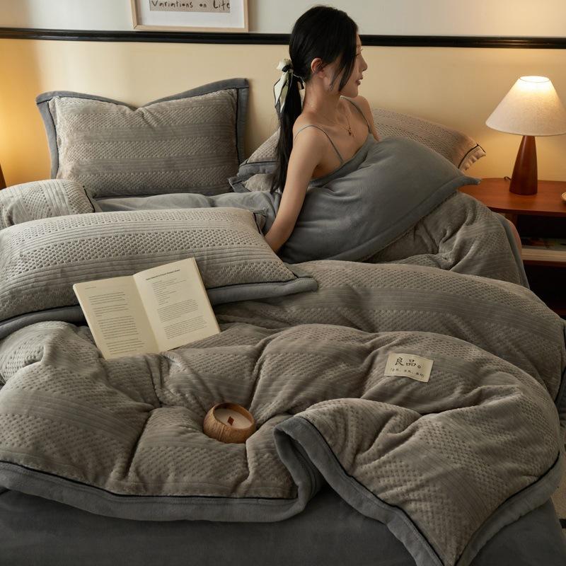 

Thickened Milk Fleece Bed Four-Piece Set Coral Flannel Quilt Cover Bed Sheet Three-Piece Set 1.8m 4pc/quilt cover 200 * 230