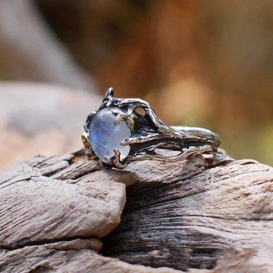 Hollow Simple Statement Vintage Ring Leaves Flower Moonstone Lady Ring Jewelry Accessaries
