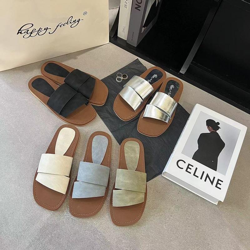 

New in spring and autumn 2025, flat-soled Roman slippers women s shoes wear summer seaside sandals beach shoes with soft soles 40