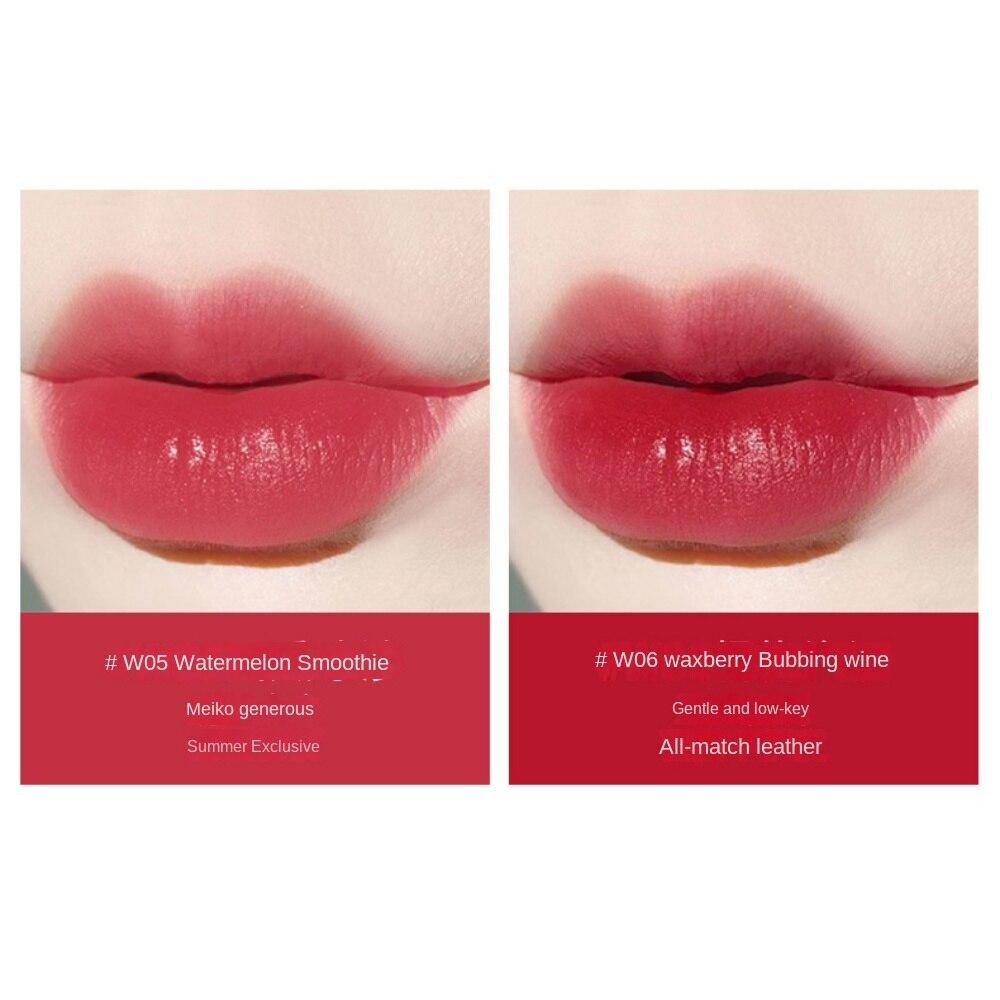 VIBELY Velvet Water Mist Lip Glaze Ist Ein Feuchtigkeitsspendender, Wasserfester Und Langanhaltender Lippenstift, Der Nicht Leicht Abfärbt.