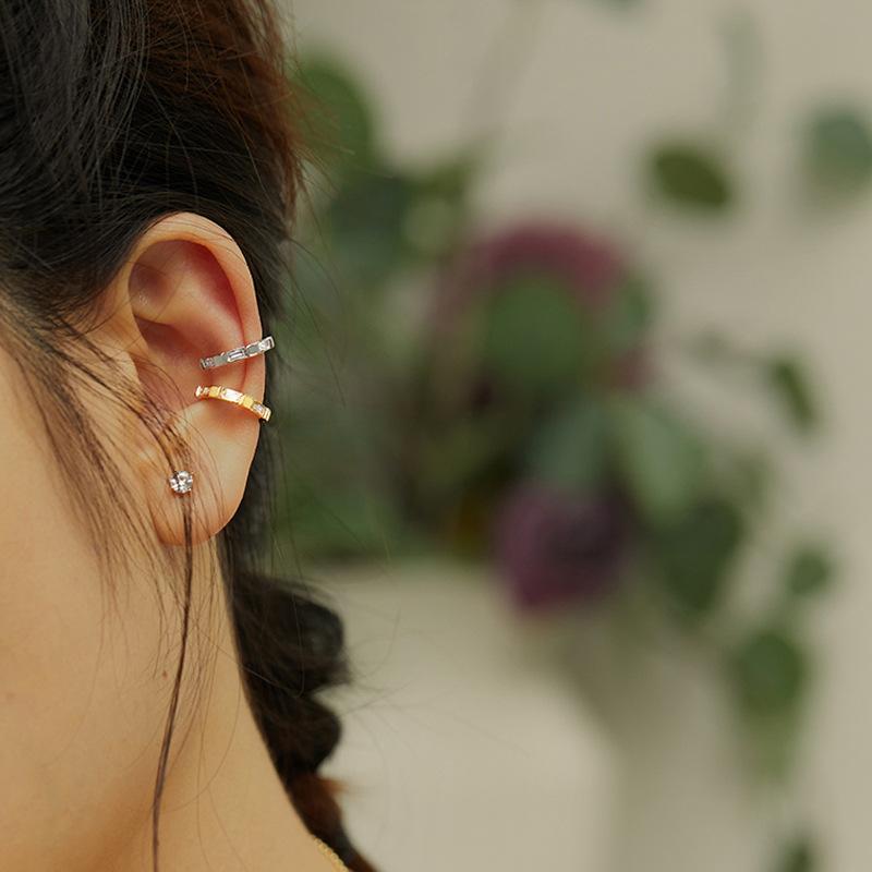 French Flash Diamond Checkered Ear Bone Clip Simple Temperament Ol Commuting Cold Wind Bamboo Joint Ear Clip Fake Stud Earrings Early Spring