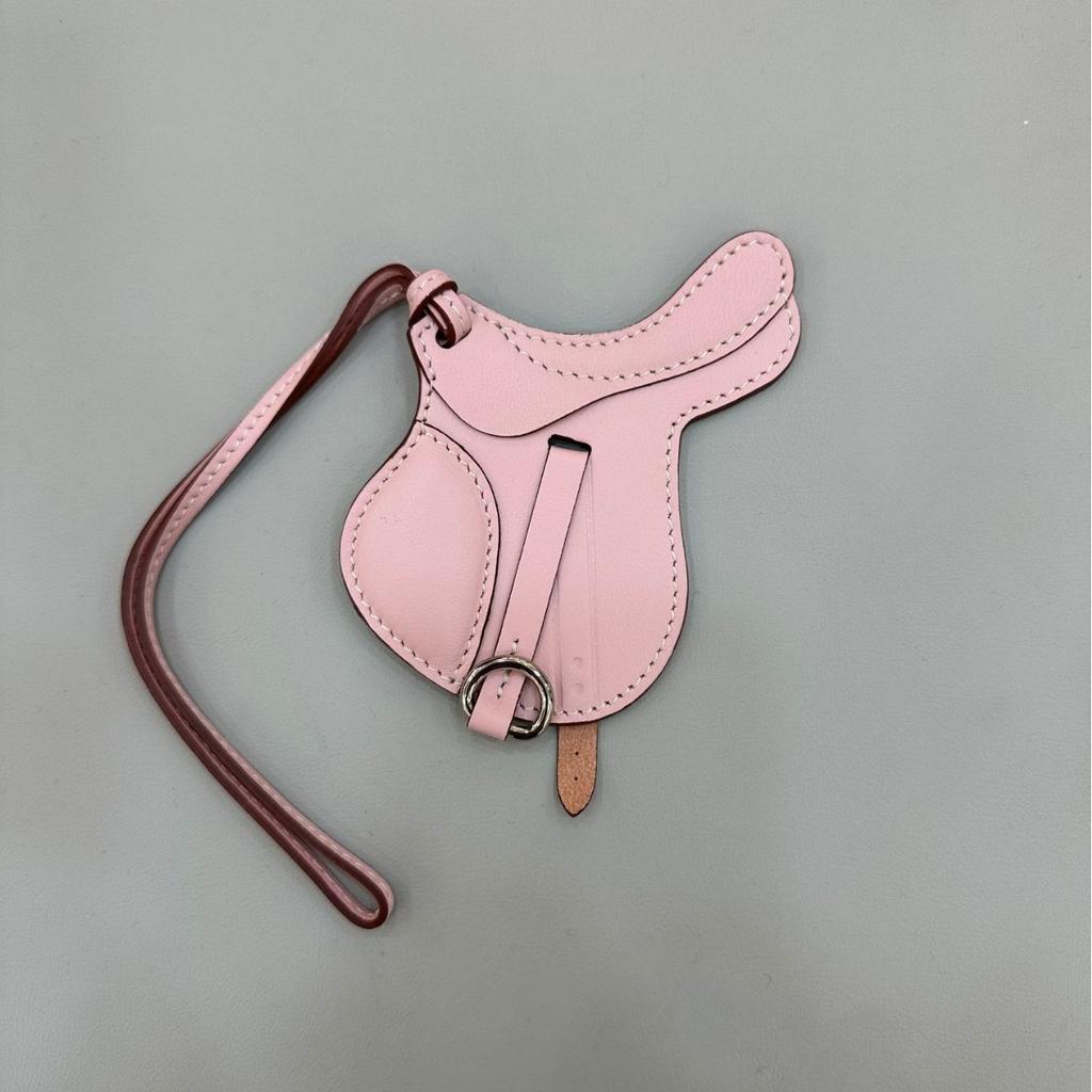 Hochwertiger Leder-Taschenanhänger, Satteltaschen-Anhänger, Niedlicher Auto-Schlüsselanhänger Luxuriös Handgefertigt Echtes Schafsleder Taschenzubehör