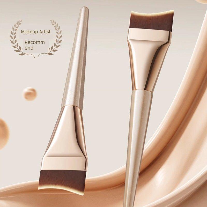 New Foundation Brush, Lightweight Makeup Artist Flat-Head Angled Crescent Brush for Beginners, Low-Mark Concealer Flat-Head Liquid Foundation Brush