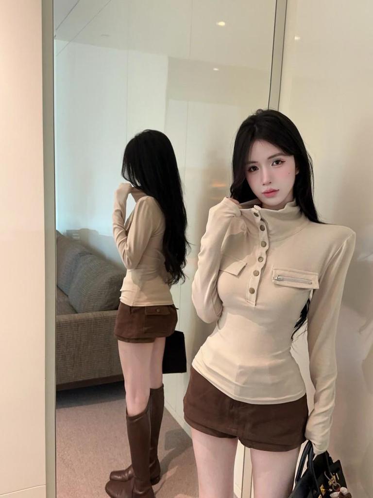 Women's High-Neck Slim-Fit T-Shirt: Spicy Style, Long-Sleeve, Waist-Cinching, Perfect for Autumn and Winter.