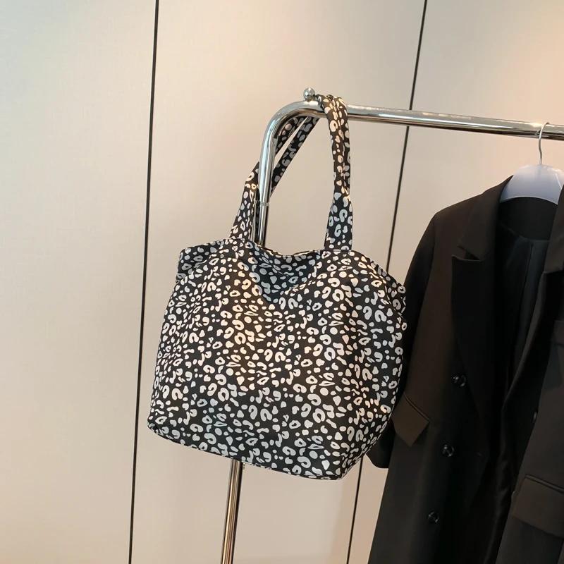 

Сумки через плечо с леопардовым принтом для женщин, многоразовые, большой емкости, нейлоновые сумки цвета хаки, роскошные, новые