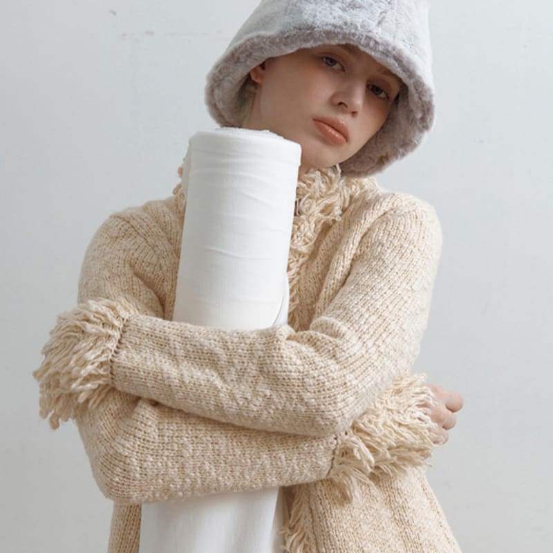 

UNDERCONTROL studio STAND BUCKET / FUR / MINK GB FREE