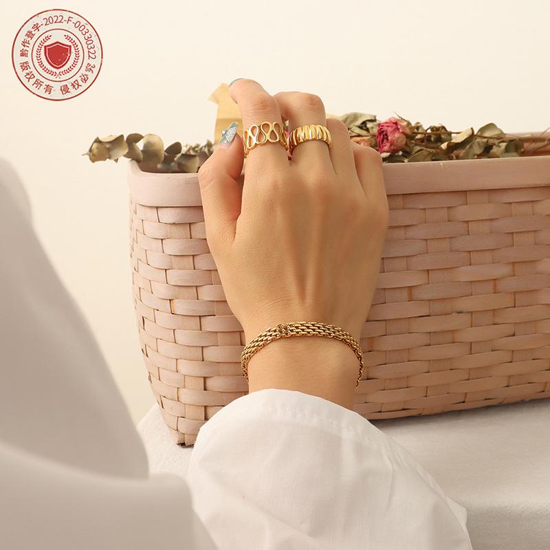 Versatile Trendy Geometric Titanium Steel Bracelet for Women, 18K Gold Plated, European & American Style (E250)