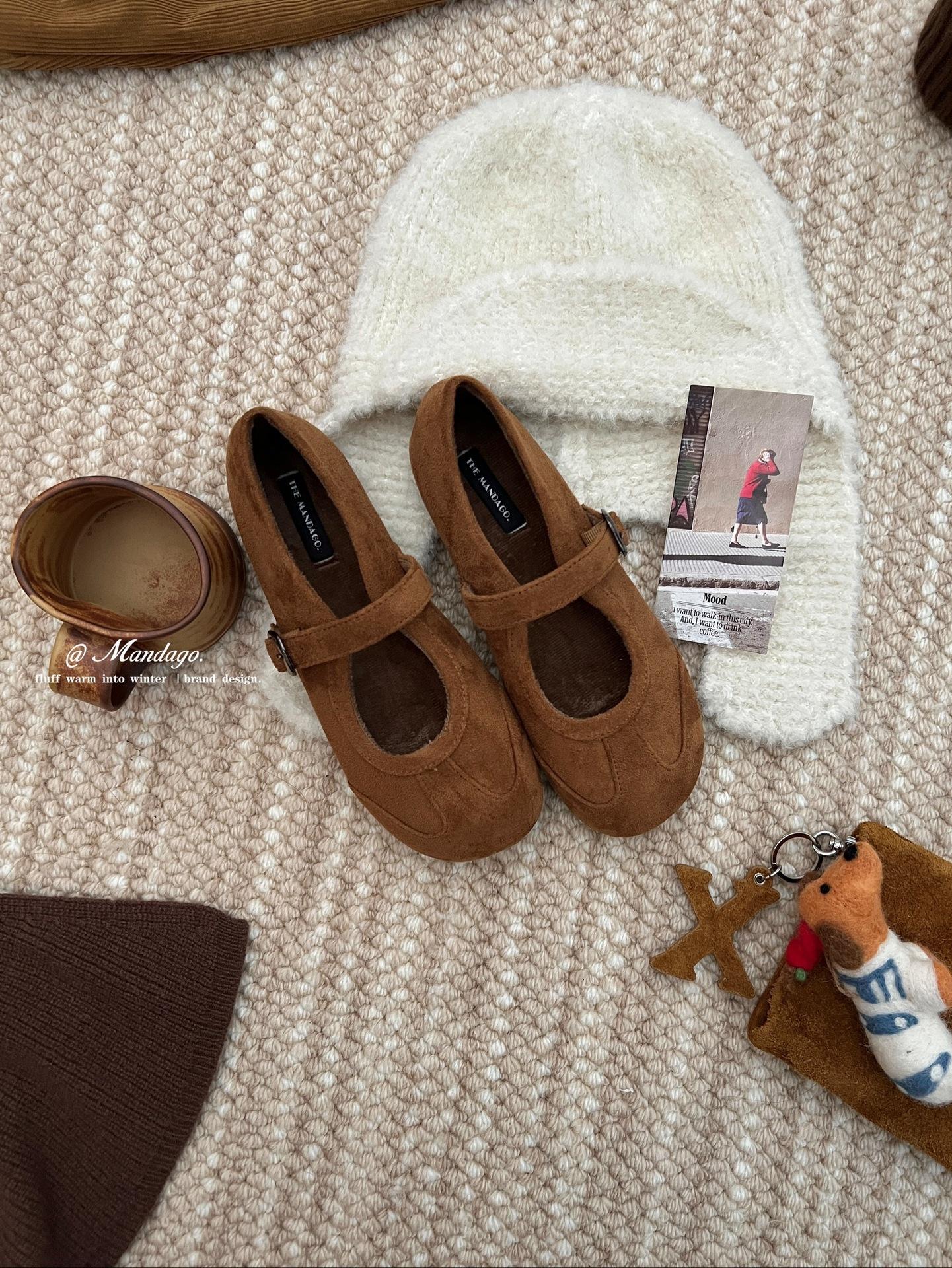 

Осенние маленькие одинарные туфли с ракушечным носком, туфли Мэри Джейн с новым ремешком, износостойкие, с мелким вырезом, одинарные туфли-лодочки, мягкая подошва 39