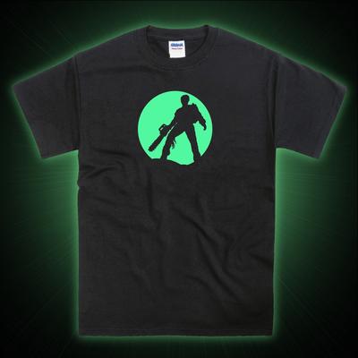 Von Evil Dead inspiriertes Zombie Kettensäge Mond Silhouette Leuchtet im Dunkeln T-Shirt
