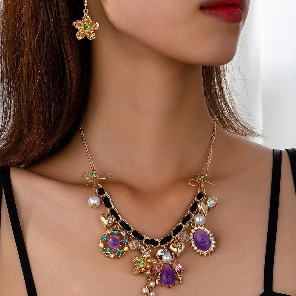New metal gold-plated chain braided rope inlaid with gemstones bee petals stud earrings necklace set