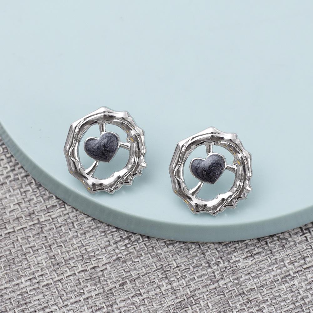 

Irregular Geometric Heart Stud Earrings - Retro Zinc Alloy Design