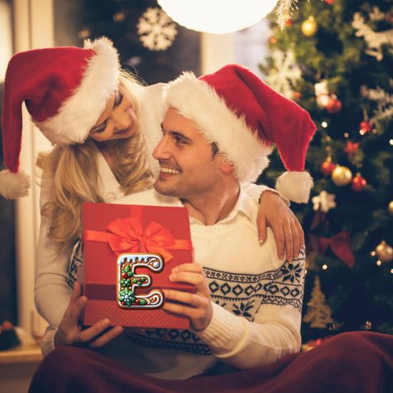 1/26Pcs Gingerbread Alphabet Ornaments 26 Initial Letter Candy Cane Pendant with Berries Pattern Mini Monogram