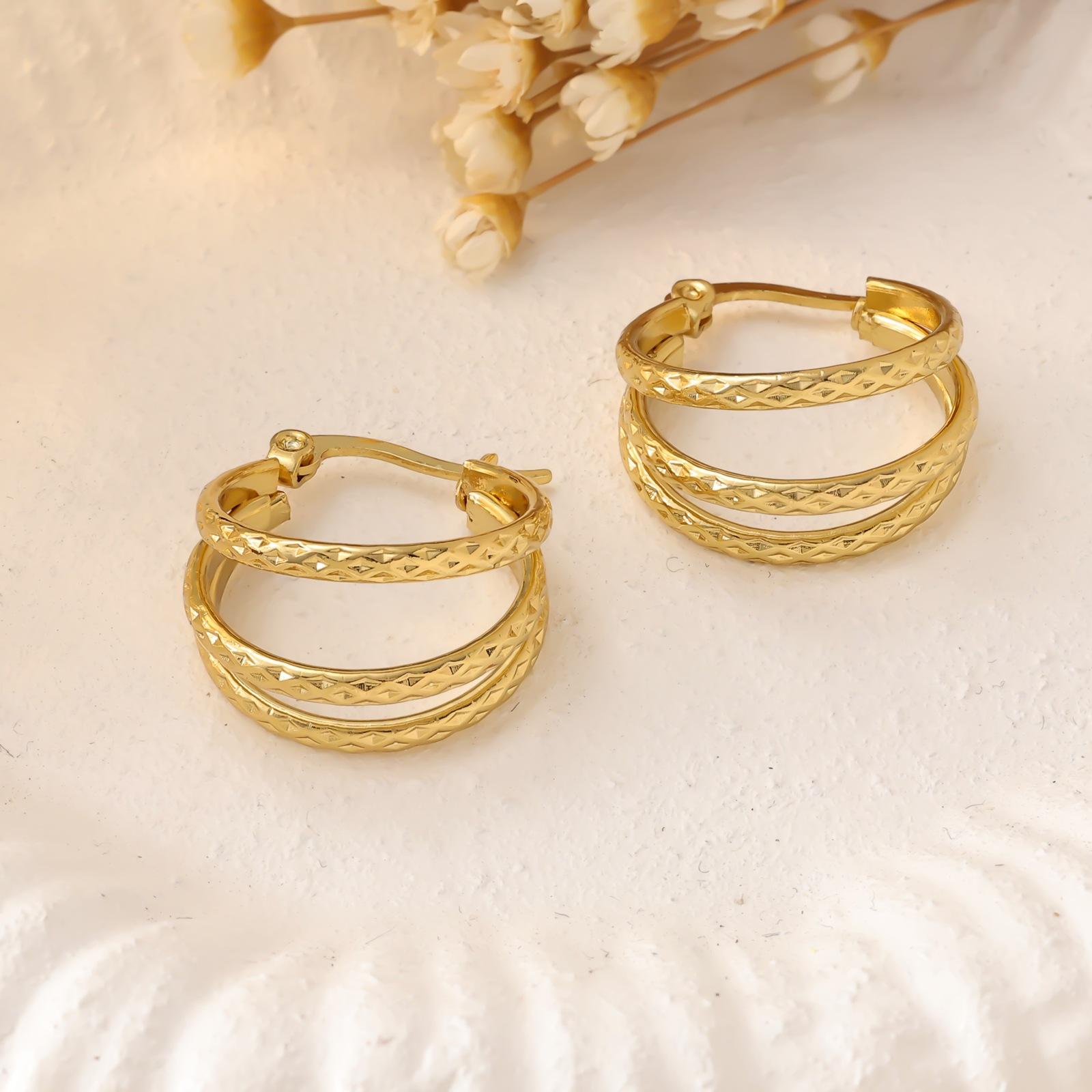 

European and American high-end stainless steel earrings fashion trend versatile earrings temperament simple niche