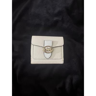 Used Excellent Condition Bi-fold Wallet, Carriage Design, Leather, Georgie, White