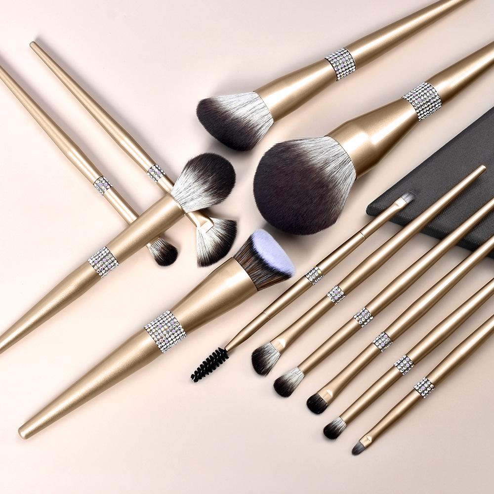Set di 12 Pennelli da Trucco Color Oro Champagne con Setole Morbide per Ombretto, Cipria, Fondotinta e Correttore.