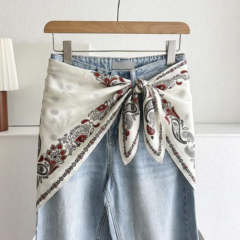 White Floral Small Silk Scarf Triangle Scarf Headscarf Belt Women's Decoration with Skirt Jeans Waist Accessories Fart Curtain