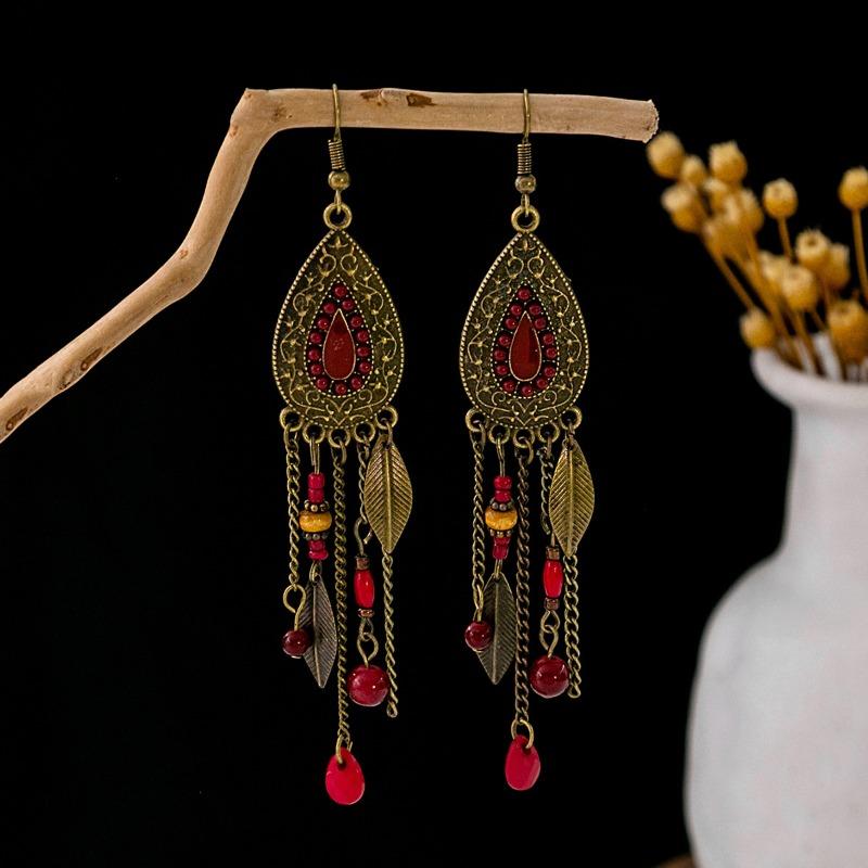Bohemian fringed turquoise earrings, retro few earrings, personalized temperament earrings.