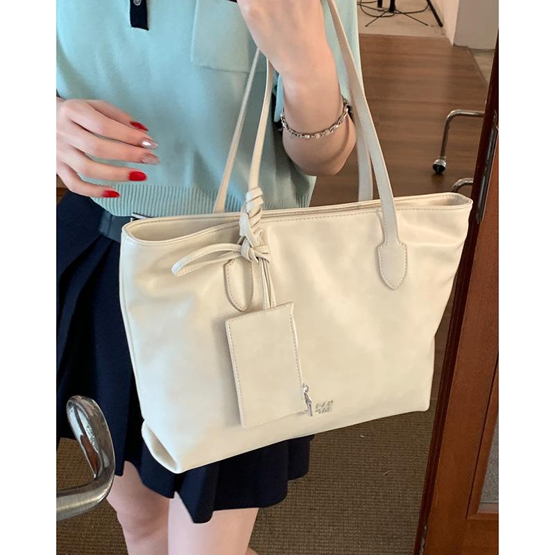 Korean version of simple large-capacity commuter bag women's 2025 new summer fashion tote bag versatile shoulder armpit bag