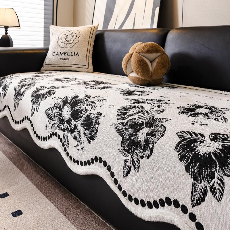 

Новая подушка для дивана нестандартной формы 2025 года, универсальная для всех сезонов, подушка для сиденья трехместного дивана из прямой кожи, нескользящий чехол с ощущением премиальности pillow cover 45 * 45cm