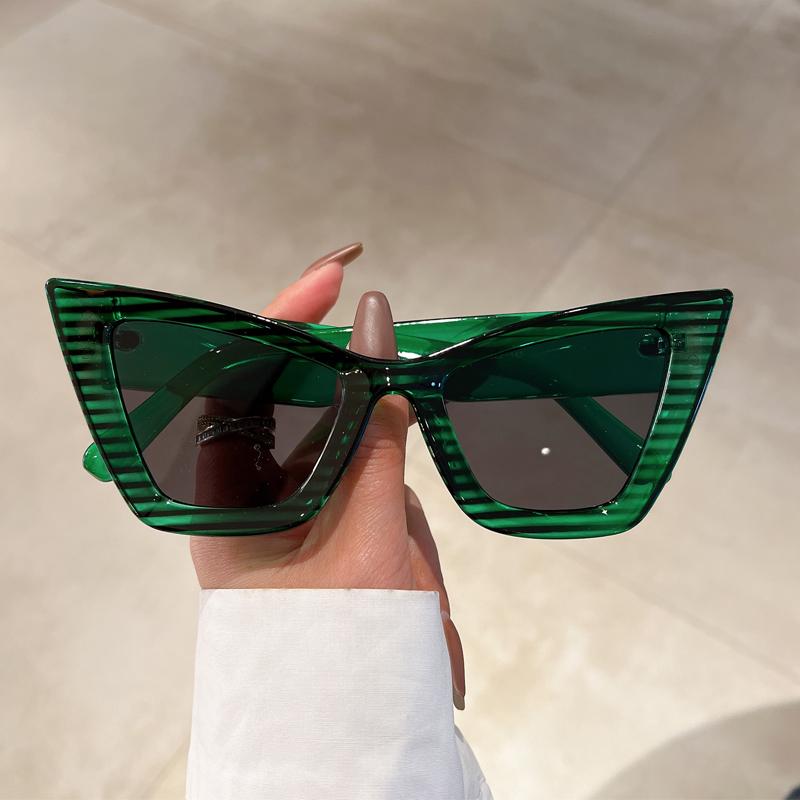 Oversized Cat Eye Women Sunglasses  Fashion Vintage Gradient Shades Eyewear Luxury Brand Designer UV400 Sun Glasses