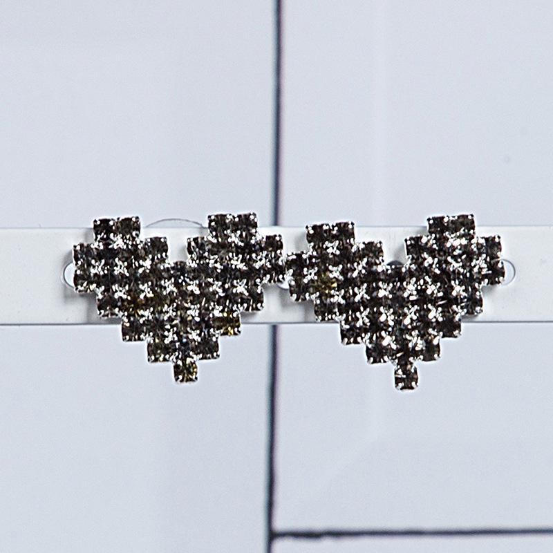 Korean Style Luxurious Heart Diamond Silver Stud Earrings for Women 925 Silver Needle