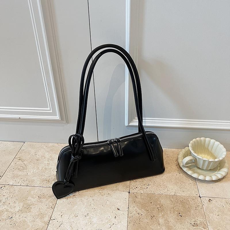 

Сумка большой вместимости женская летняя новая простая и универсальная нишевая на плечо подмышку сумка-подушка чёрный