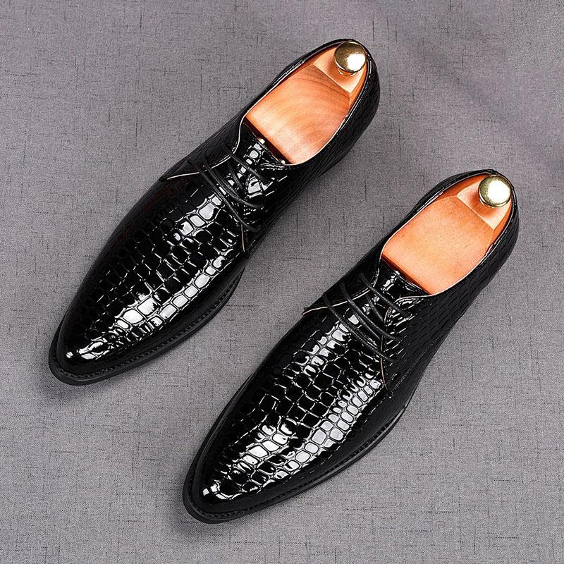New Men's Charm Pointed Patent Leather Oxford Flats Casual Shoes Male Homecoming Wedding Dress Prom Zapatillas Hombre
