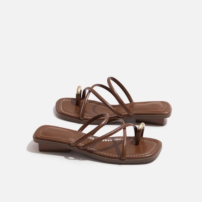 New Sandals Fashionable Summer Versatile Women's Shoes Non Slip Soft Bottom Luxury Flat Sandals Casual Retro Daily Slippers 2026