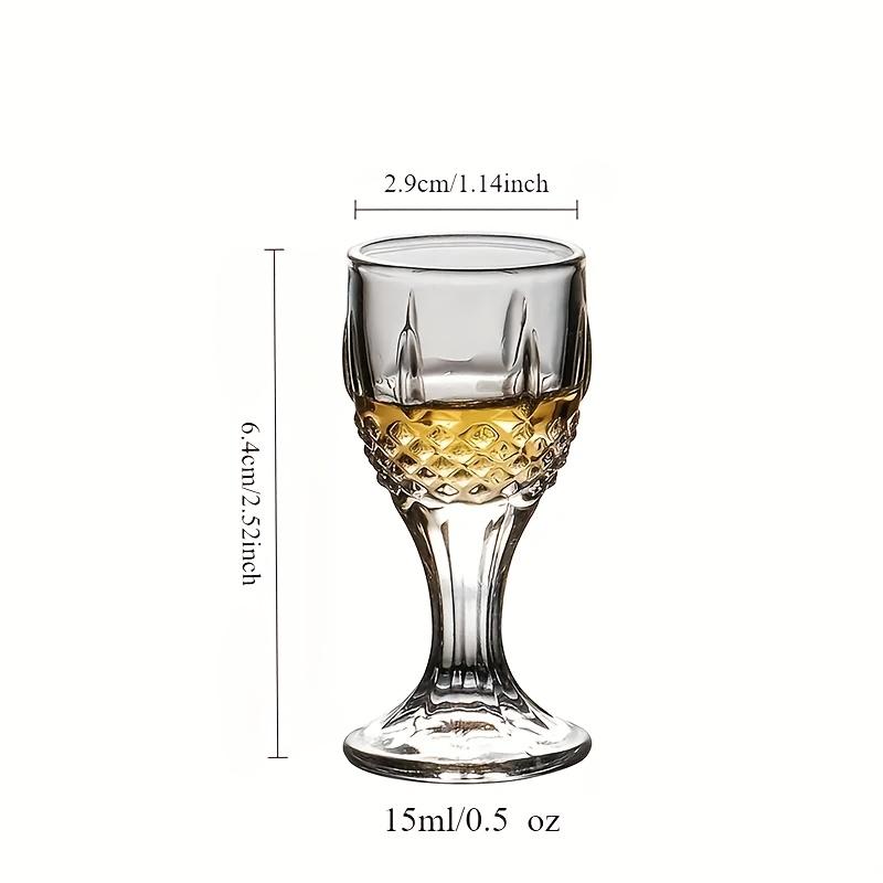 Small glass cup set suitable for Scotch whiskey, bourbon, tequila, brandy, vodka, and Christmas-themed outdoor swimming pools, beach trips, camping,