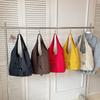 Tote Bag - Stylish and Versatile Single Shoulder Bag for Daily Commuting and Cross-body Carrying.