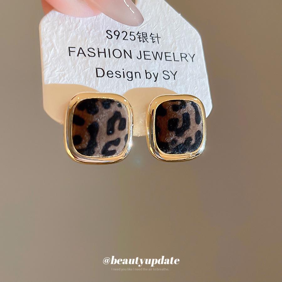 Autumn and winter retro flocking leopard print geometric square stud earrings Maillard simple earrings niche earrings