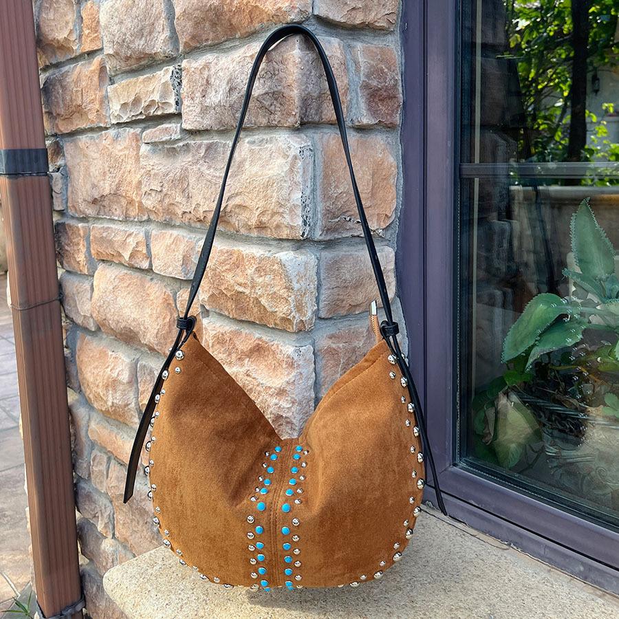 

2026 Autumn and Winter New Suede Rivet Pearl Underarm Bag Women Luxury Designer Handbag Wallet Crescent Casual Shoulder Bag коричневый