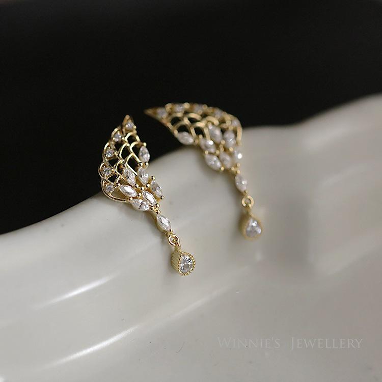 Gold-Plated S925 Sterling Silver Feather Stud Earrings with Inlaid Cubic Zirconia Platinum pair (with silver earplugs)