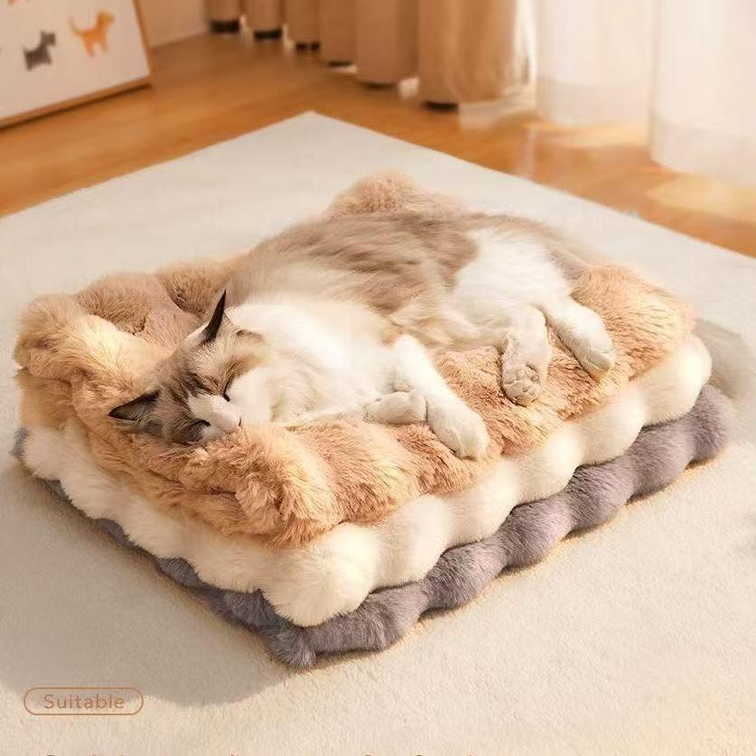 Plush Warm Cat & Dog Blanket - Thick Fur Mat for Autumn/Winter, Cozy Bed & Small Quilt for Sleeping