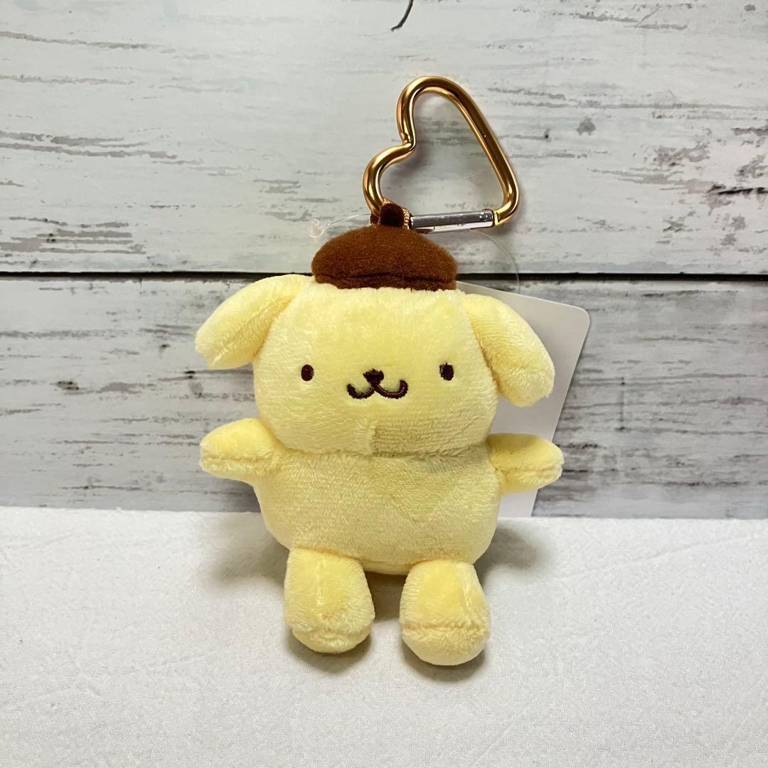 Pompompurin Mascot character goods with heart-shaped carabiner