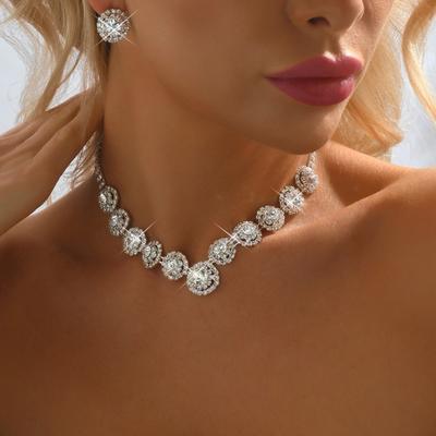 Joalheria: conjunto de noiva novíssimo - colar e brincos de prata com strass e diamantes totais para mulheres