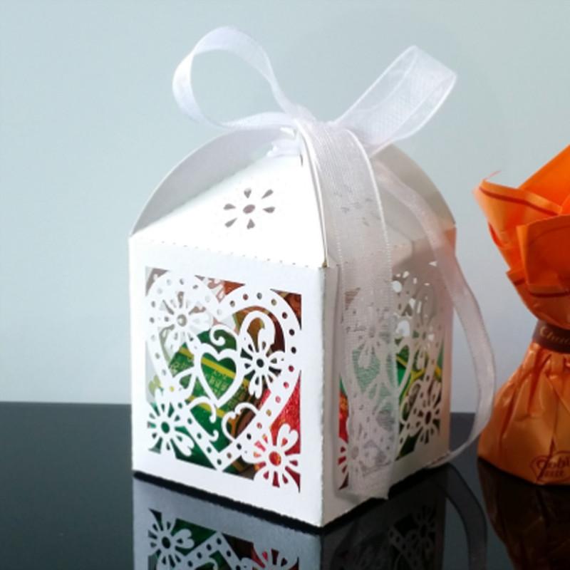 5PCS Love Heart Laser Cut Hollow Carriage Favors Gifts Chocolate Candy Boxes With Ribbon Wedding Party Supplies