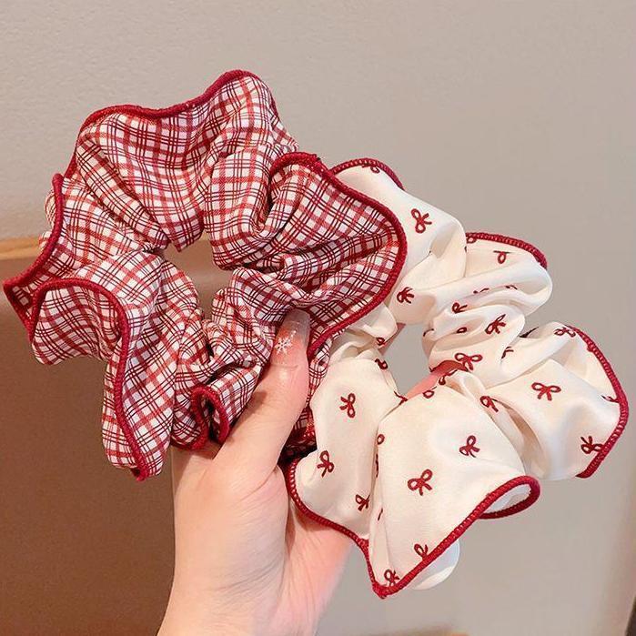 Red Sweet Polka Dot High Elasticity Scrunchie – Gentle Hair Tie for Students