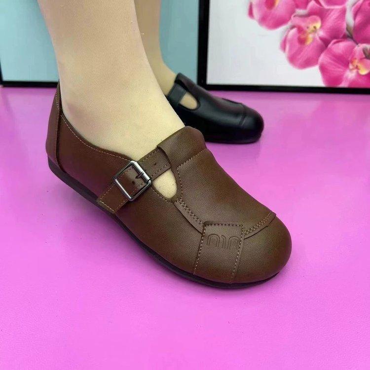 Mom shoes 2025 spring new soft surface beef tendon soft sole retro middle-aged and elderly single shoes women's new flat bottom women's leather shoes
