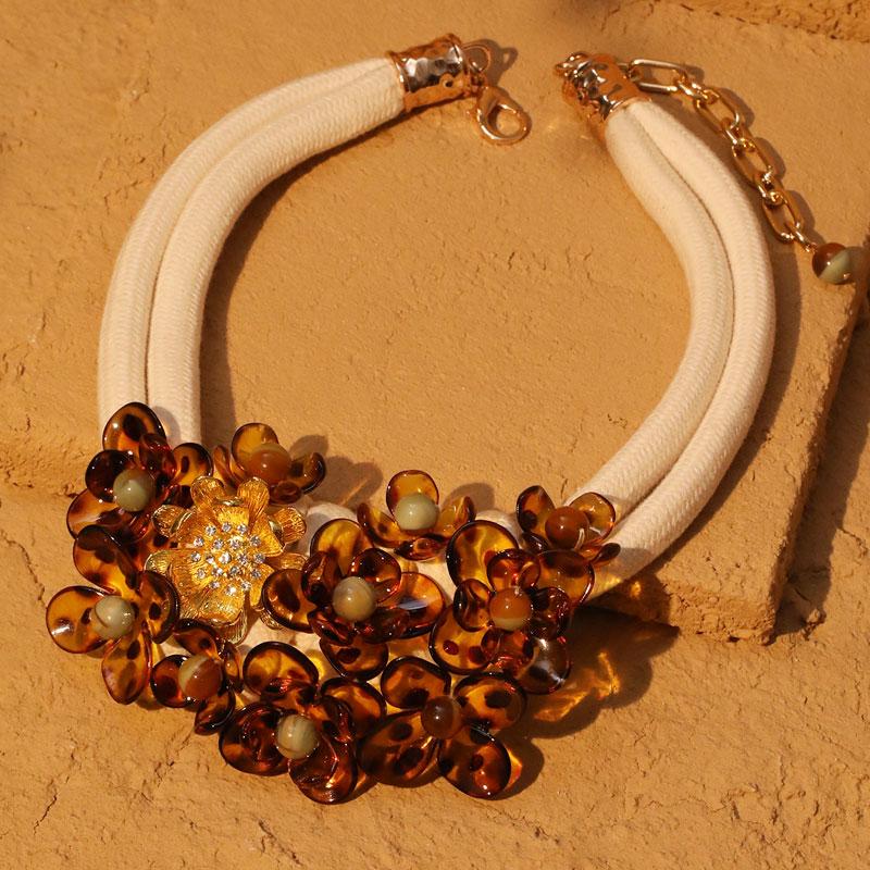 Statement Necklace with Beads&Flowers Design for Women Trendy Wedding Party Jewelry