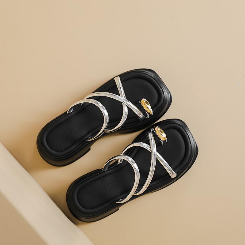 Silver high-end thick-soled slippers women's summer new pinch feet to wear Internet celebrities half-drag sandals muffin bottom beach shoes