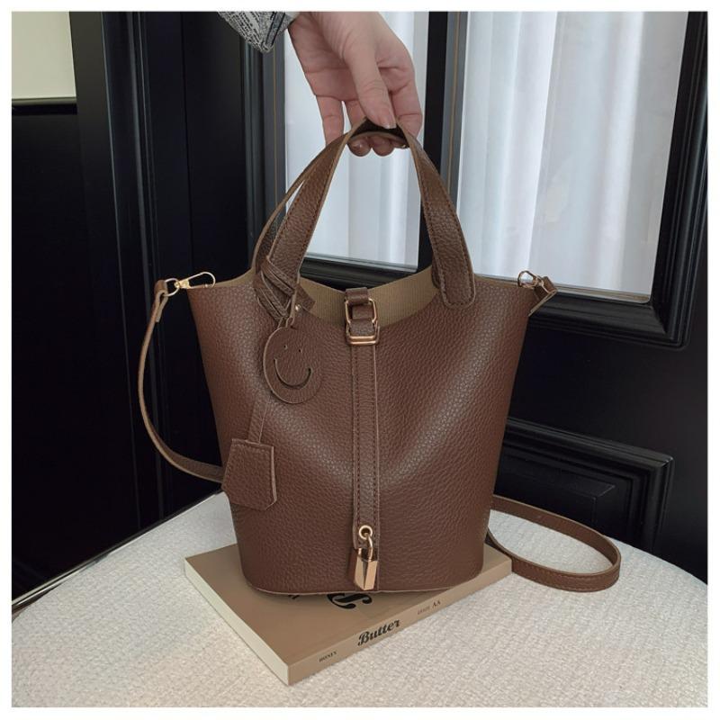 Элегантная сумка-ведро для женщин 2026 Новый Ретро Мода Универсальная Сумка через плечо Стильная Текстурированная Сумка для Поездок Crossbody кофейный