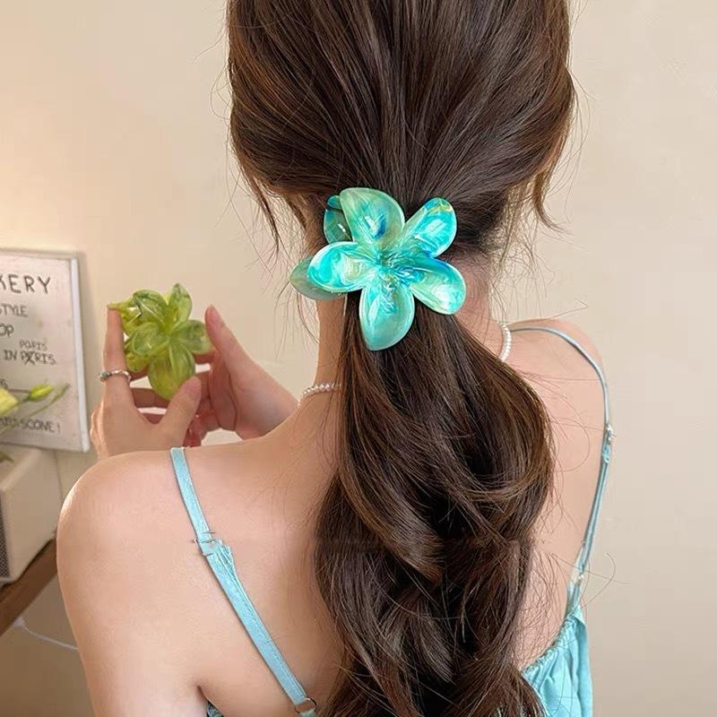 Summer Hawaiian Flower Hair Claw Clip Fashion Plastic Flower Hairpins Ponytail Clips Barrettes Beach Hair Accessories Headwear