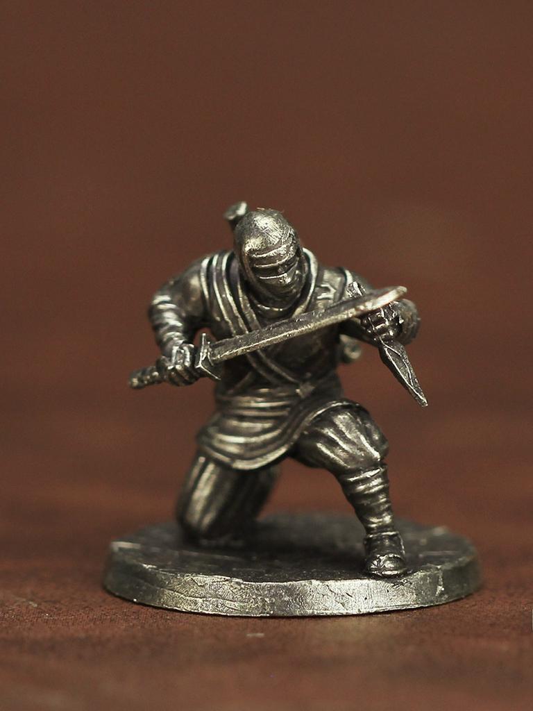 New Metal Chess Piece Samurai Ninja Ancient Soldier Model Toy Desktop Game Gift Display Piece Static Action Figure Collectible